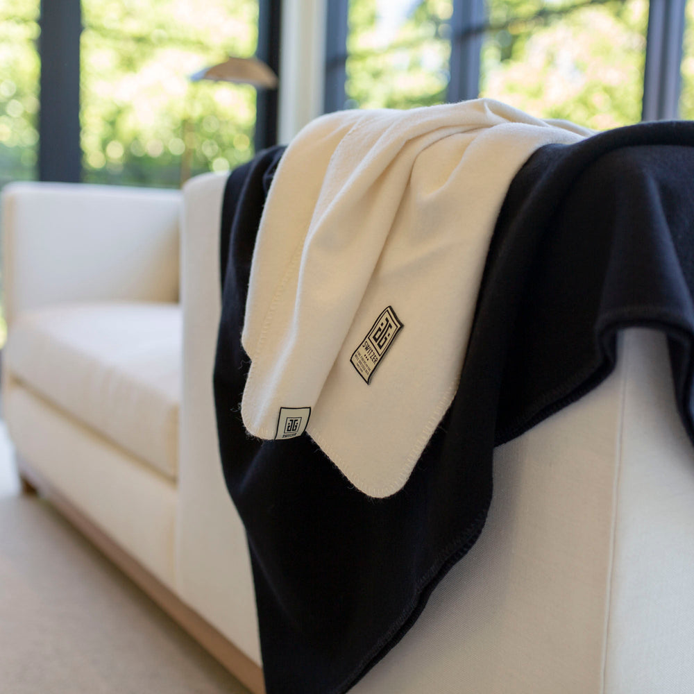 The JG Classic Blanket - White