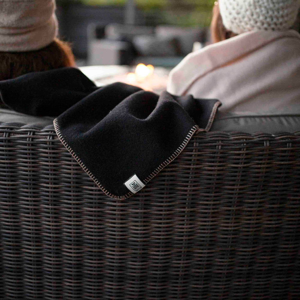 
                      
                        The Portia Throw - Cashmere Blend in Champagne
                      
                    